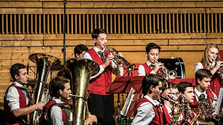 Impressionen vom Weihnachtskonzert in der Franz-Goebel-HalleFoto: Jochen Berger