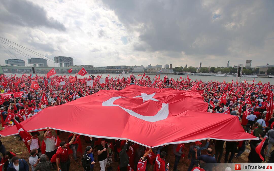Demo von Erdogan-Anhängern in Köln