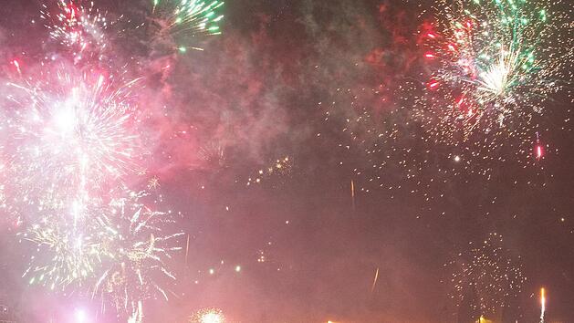 Zehn, neun, acht... Auf den Countdown vor null Uhr an Silvester fiebert ganz Deutschland jedes Jahr hin.  Zehn Tipps dafür. Foto: Ingo Wagner/dpa