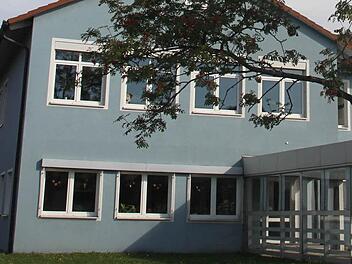 Die Volksschule Hellmitzheimer Bucht in Markt Einersheim. Foto: Riegler