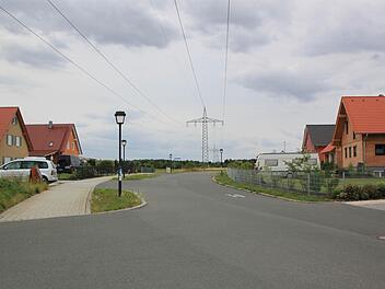 Vom Norma-Kreisel durch die Dientzenhoferstraße hätte die kleine Umgehung führen sollen, wenn es nach den Freien Wählern gegangen wäre. Eine Mehrheit von 13:6 Räten lehnte es jedoch ab, eine Umgehungsstraße durch ein Wohngebiet zu leiten. Foto: Matthias Einwag