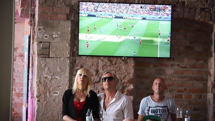 Von der frühen Anstoßzeit ließen sich die Zuschauer nicht abschrecken. Sie sorgten erneut für eine "volle Hütte" in der Kühnlenzpassage. Foto: Marian Hamacher