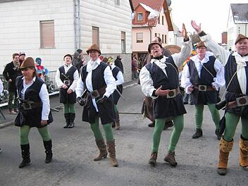 Robin Hood kämpft in Stegaurach gleich in mehrfacher Ausführung für die Gerechtigkeit. Foto: Dieter Grams