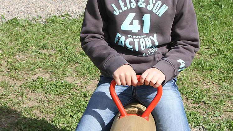 Mit acht Jahren ist Ben Wagner für die Wippe noch nicht zu alt.