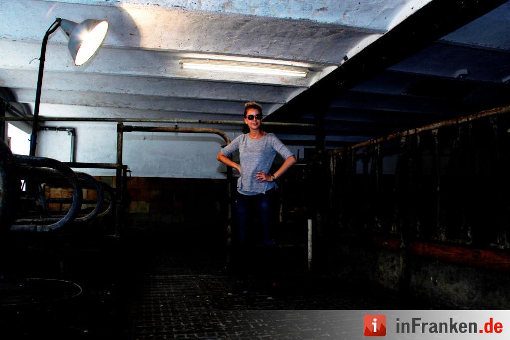 Schweiß im Stall: Making-Of vom Jungbauernkalender 2017