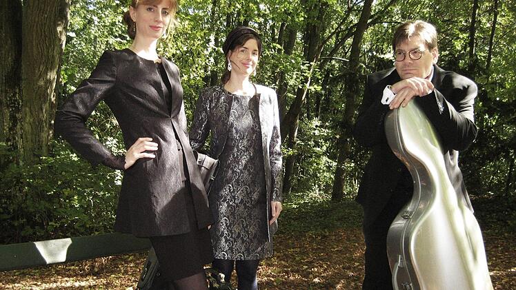 Das Klaviertrio Würzburg: Karla-Maria Cording, Katharina Croding und Peer-Christoph Pulc.  Foto: Eva Cording