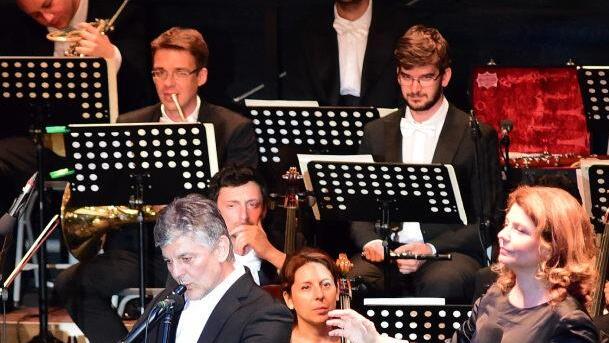 Der bulgarischen Musiker Teodosij Spassov spielte eigene Kompositionen auf der Hirtenflöte Kaval.Stephan Herbert Fuchs