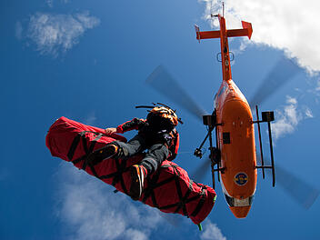 Symbolbild: Rettungshubschrauber, Einsatz, Bergung