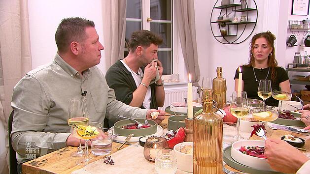 Beim Rote-Bete-Carpaccio fehlt Schorsch (links) und Mathias (Mitte) irgendwie der Pepp.