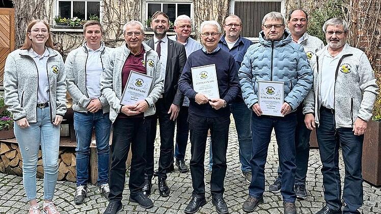 Der Vorstand des Musikvereins Wartenfels zusammen mit den geehrten Mitgliedern und Bürgermeister Christian Ruppert
