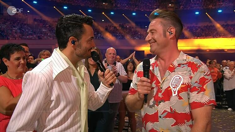 Einer von vielen Höhepunkten der "Giovanni Zarrela Show": Das strahlende Bühnencomeback von Rockabilly-Legende Dick Brave (rechts).