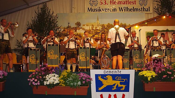 Für die schmissige musikalische Umrahmung zeichnete die Trachtenkapelle unter Leitung von Michael Gack verantwortlich.