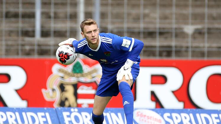 Bisher eine sehr verl&auml;ssliche Gr&ouml;&szlig;e: Luis Zwick ist die unangefochtene Nummer eins im Tor des FC 05 Schweinfurt.  Foto: Frank Scheuring