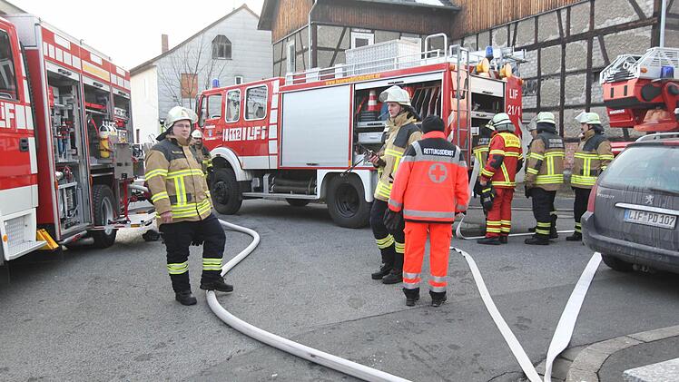 Zwei Löschgruppenfahrzeuge der Feuerwehr waren vor Ort.