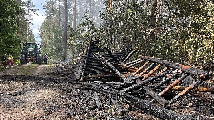 Strullendorf: Waldbrand im Landkreis Bamberg - "Wären nicht zurechtgekommen"
