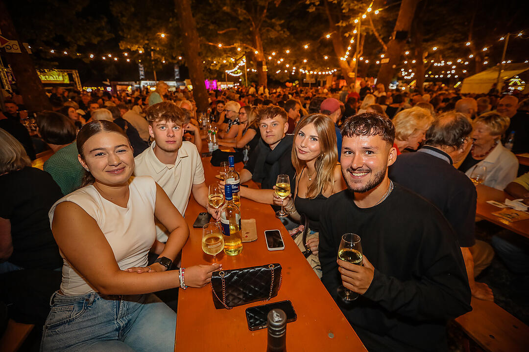 Impressionen vom größten Weinfest in Franken!