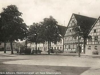 Foto vom Hans-Schemm-Platz in Ebermannstadt. Schemm war Gauleiter der NSDAP. Repros: Franze