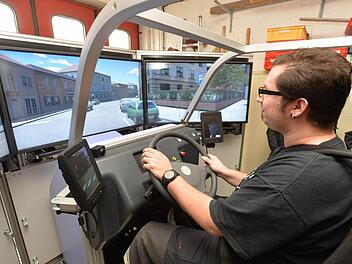 Auch Andre aus Dörfleins hat den Verkehrssimulator getestet.  Foto: Ronald Rinklef