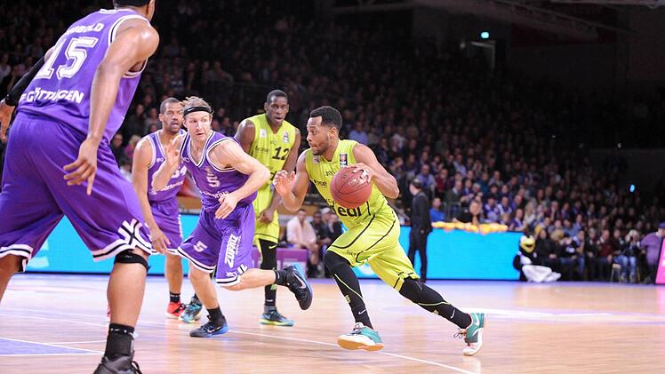Trevon Hughes am Ball.
