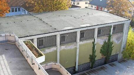 Die 1962 gebauten Turnhallen werden abgerissen. Foto: Andreas Dorsch