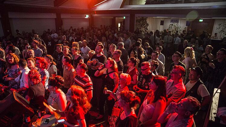Volle Hütte im Bürgersaal
