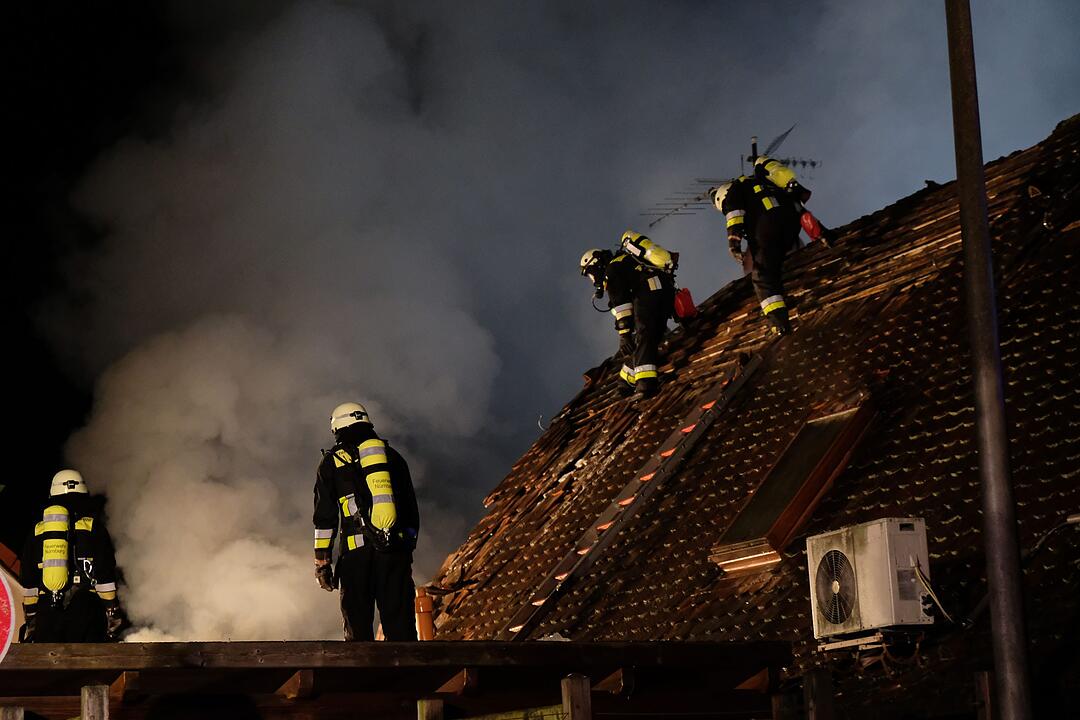 Nürnberger Gaststätte geht in Flammen auf: Anwohner evakuiert