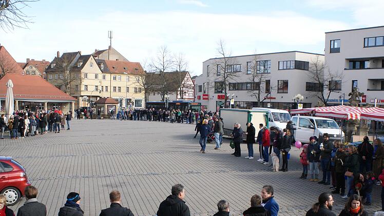 Mahnwache und Menschenkette in Forchheim Foto: privat