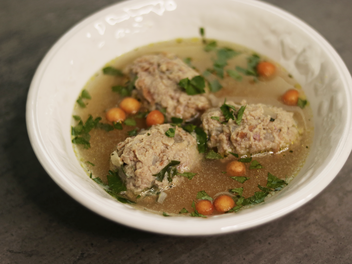Leberknödelsuppe