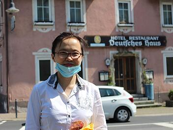 Die neue Geschäftsführerin des Deutschen Hauses  Weiyi Xu-Hoffmann bietet ab sofort original chinesisches Essen im traditionsreichen Hotel-Restaurant an. Foto: Julia Raab