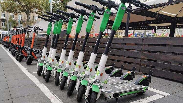 Erlangen: F&uuml;r die Erlanger Bergkirchweih - Verbotszone f&uuml;r E-Scooter eingerichtet