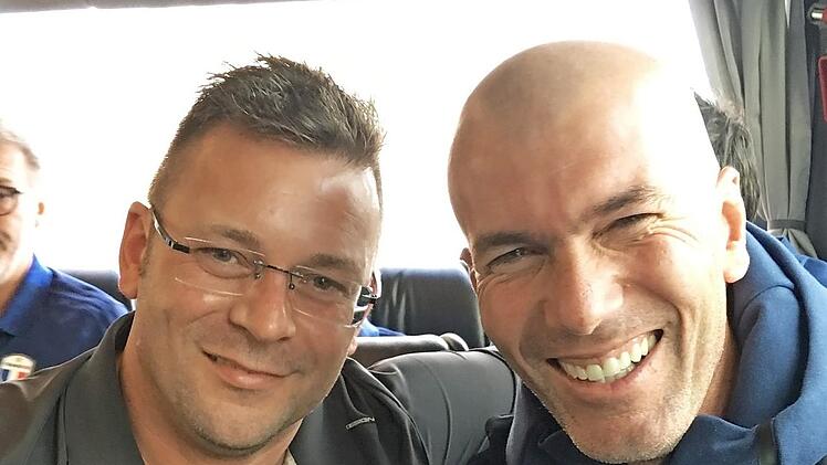 Seyrers Kollege Alex Redwig (links) mit Zinedine Zidane