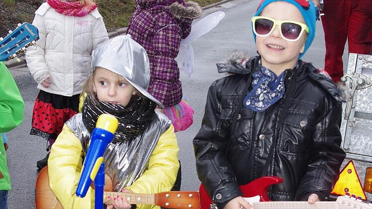 Marie Fiedler und Lucas Wachter gehören der neu gegründeten Kindergarten-Band an.