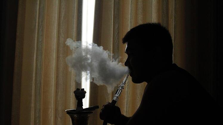 Die Reinigung einer Shisha-Pfeife war Ursache einer Verpuffung in  einem Wohnhaus in Hessen. Symbolbild: pixabay.com/Ozabot