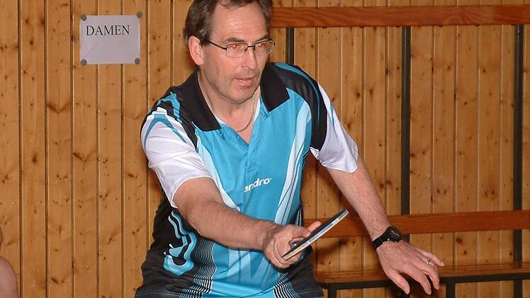 Claus Karsuntke von der TS Kronach II blieb beim 8:8 gegen den TSV Bad Steben in seinen beiden Einzeln und im Doppel mit Dietmar Doppel unbezwungen.  Foto: Hans Franz