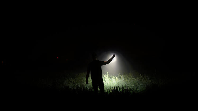 Nacht Taschenlampe Suche