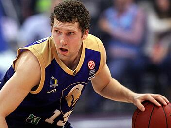 Janis Strelnieks setzt eine "Tradition" fort: Der 24-Jährige ist nach seinem lettischen Landsmann Uvis Helmanis und dem Esten Gert Kullamäe der dritte Spieler aus dem Baltikum, der für die Bamberger Bundesliga-Basketballer auf Korbjagd geht. Foto: Imago