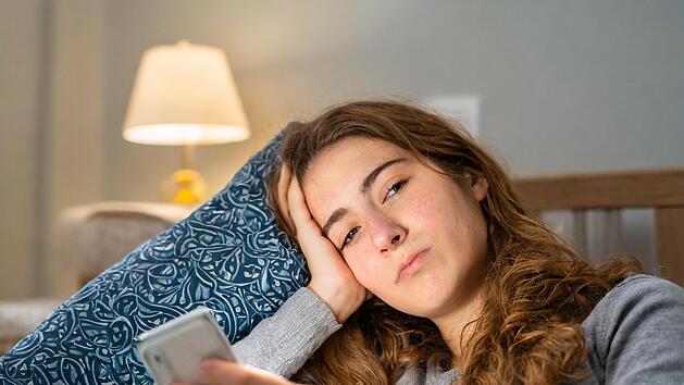 Umfrage: Selbstkritische Smartphone-Nutzer - zu viel Zeit am Handy