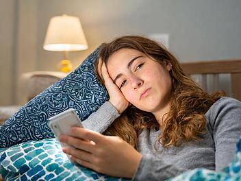 Umfrage: Selbstkritische Smartphone-Nutzer - zu viel Zeit am Handy