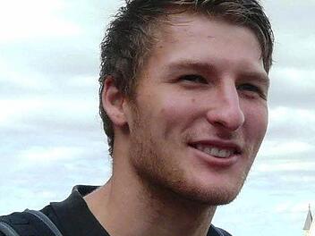Der ehemalige Rödelseer Spieler Dennis Orf hat mit seinem neuen Team TSV Rothenburg in dieser Runde bereits gegen Rödelsee und Lohr gespielt. Er analysiert beide Kontrahenten, die am Samstag im Bayernliga-Spitzenspiel aufeinandertreffen. Foto: Krumpholz
