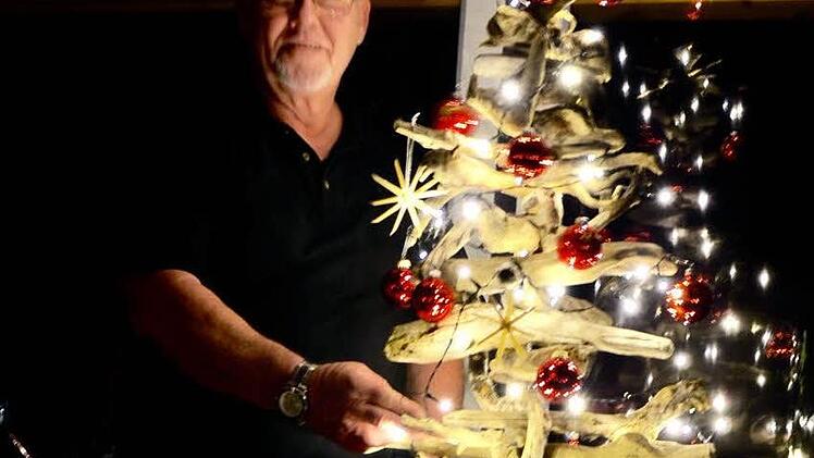 Alfred Wunder und sein besonderer Baum Foto: Wilfried Roppelt