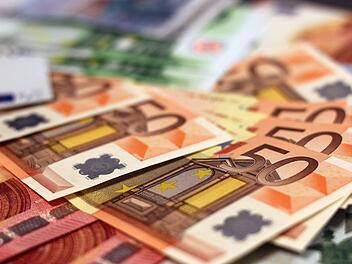 Die Polizei Erlangen-Land meldet einen Betrug, der sich bereits am Dienstagabend in einem  Supermarkt in Baiersdorf (Landkreis Erlangen-Höchstadt) ereignete. Symbolbild: pixabay.com/moerschy