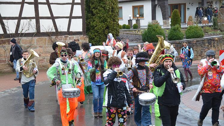 Eindrücke vom Steinacher Faschingszug. Foto: Peter Rauch