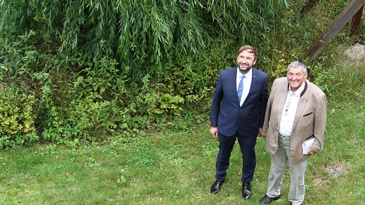 Ein r Stein vom Herzen fällt dem Pressecker Bürgermeister Christian Ruppert und seinem Amtsvorvorgänger Erhard Hildner.