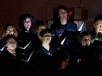 Die "Kleine Kantorey" und der Projektchor "Vox nova" beeindruckten bei ihrem gemeinsamen Auftritt in der Coburger Johanneskirche. Foto: Jochen Berger