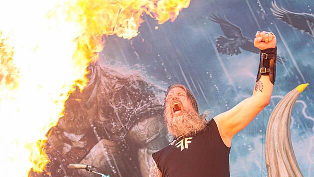 Wikinger, Feuer und Melodic-Death-Metal - das kann nur "Amon Amarth" sein. Werden sie auch bei Rock  im Park 2020 wieder dabei sein? Foto: Matthias Hoch