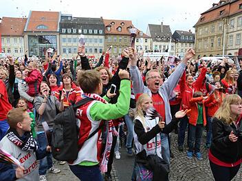 Fans der Brose Baskets am Maxplatz vorr einem Jahr Foto: Barbara Herbst/Archiv