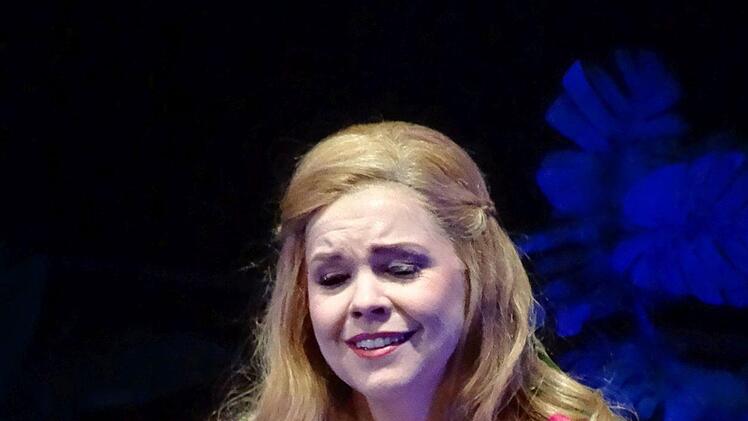 In der Titelpartie von "Rusalka" gab es ein Wiederhören mit der Sopranistin Betsy Horne am Landestheater.Foto: Jochen Berger