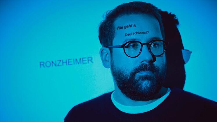 Zum Ende einer jeden Episode konfrontiert Paul Ronzheimer prominente Gespr&auml;chspartner wie Vizekanzler Lars Klingbeil oder Innenminister Alexander Dobrindt mit seinen Recherchen. Dabei soll der Anteil von Reportage und Gespr&auml;ch pro Episode bei etwa 70 zu 20 Minuten liegen.