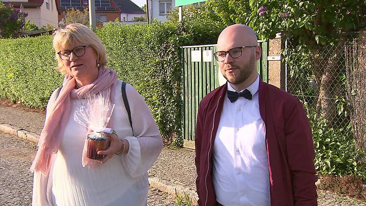 Auf zum Finale in Dresden: Sarah und Patrick haben sich schick gemacht.