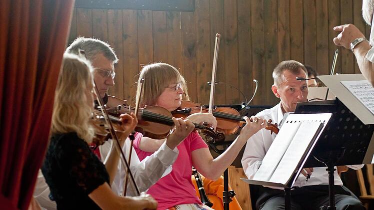 Der Musizierkreis Neustadt bei seinem Gastspiel in Meilschnitz.Foto: Jochen Berger